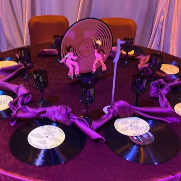 (25) Mulberry Lamour Satin Napkins 20"x 20" - Picture 3 of 3